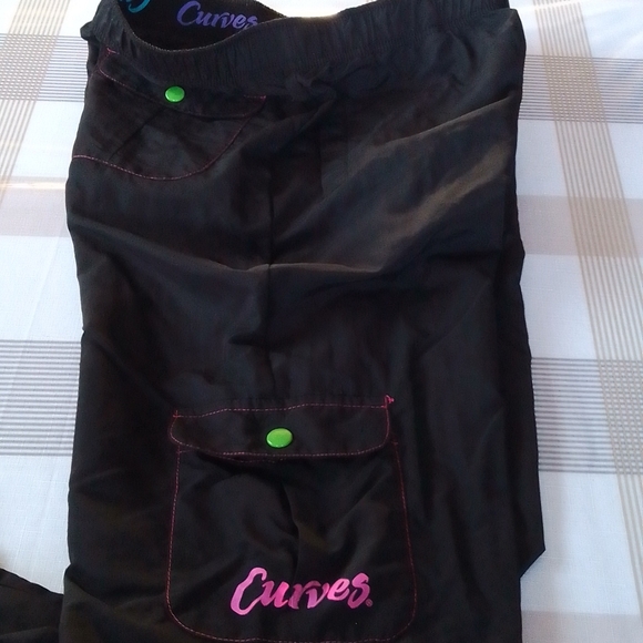 Curves Cargo Pants - Picture 3 of 12